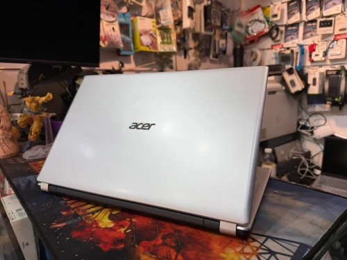 Laptop Acer V15 Aspire i3 Tactile