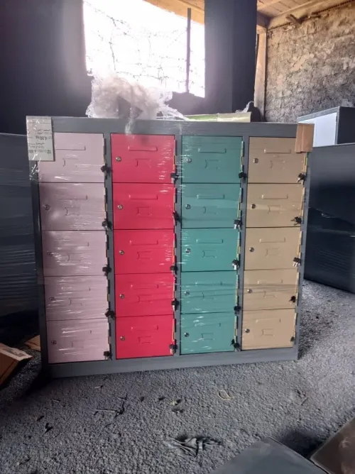 Armoire scolaire (atelier)