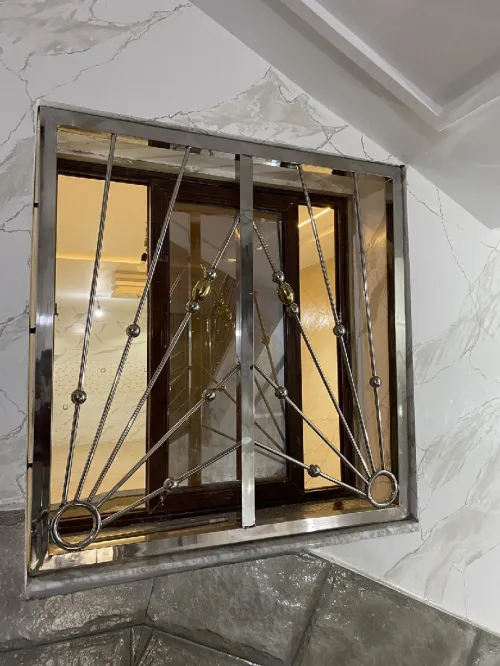 Minuiserie inox نجارة الانوكس