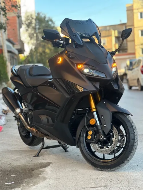 Yamaha Tmax 2025