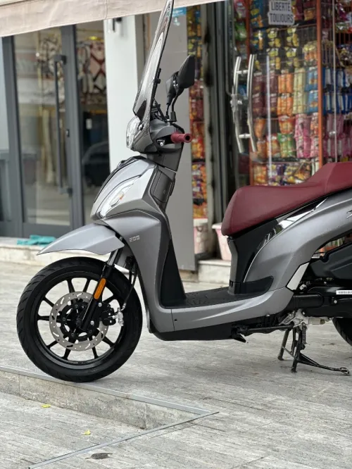 SYM ST 200 2025