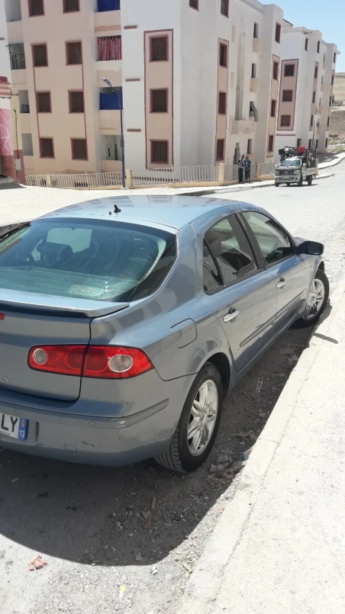 Renault Laguna 2 2001 Initial