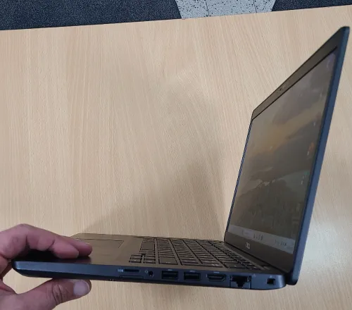 Dell Latitude 5400 14 pouces Full HD intel core i5 8eme Generation Ram 16 GB DDR4 Stockage 512 GB SSD Nvme