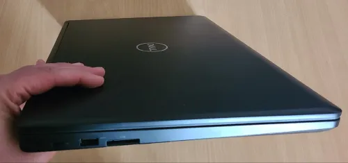 Dell Latitude 5590 15.6 Pouces Full HD i5 8eme 16 GB Ram DDR4 512 GB SSD Nvme