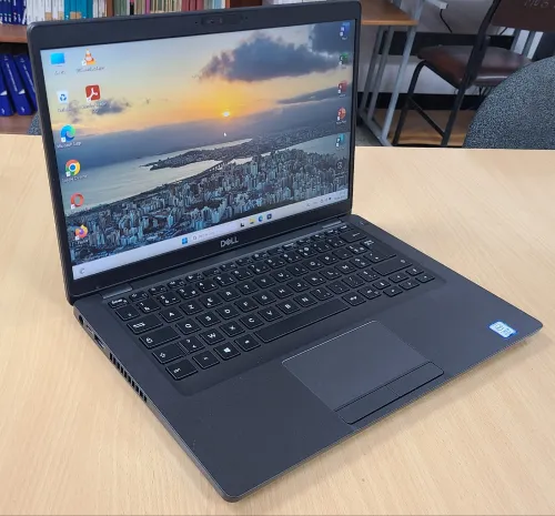 Dell Latitude 5400 14 pouces Full HD intel core i5 8eme Generation Ram 16 GB DDR4 Stockage 512 GB SSD Nvme