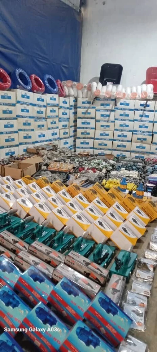 lot cancaillerie 570 000 pcs