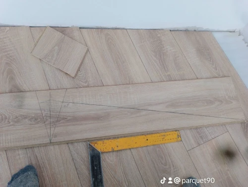 Parquet en bois stratifié et LVT 
