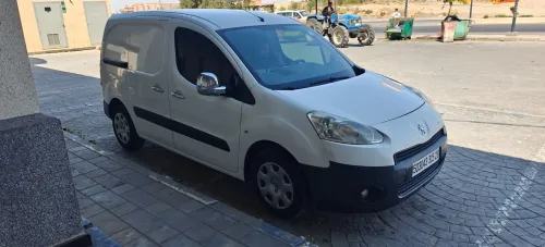Peugeot Partner 2015 B9