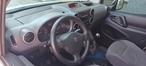Peugeot Partner 2015 B9