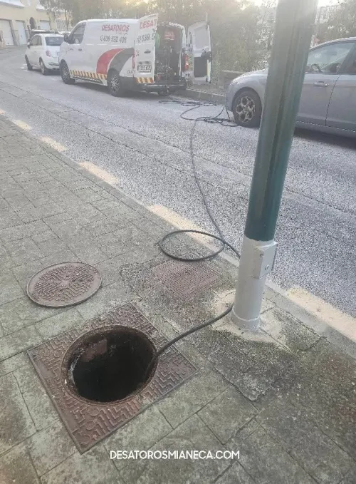 Service vidange débouchage canalisation nettoyage  تسريح المجاري وقنوات الصرف الصحي 