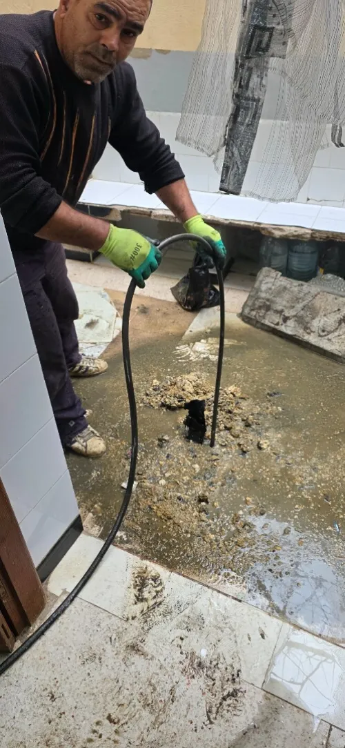 Camion vidange debouchage canalisation fosse septique de regarde