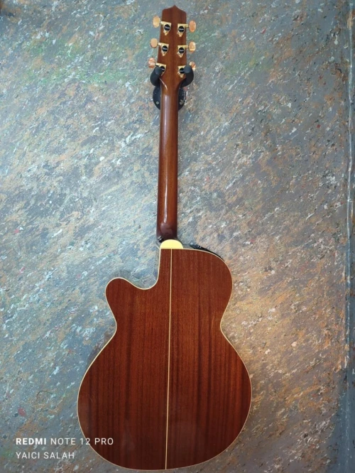 Belle guitare Takamine TSF 40C Japon .