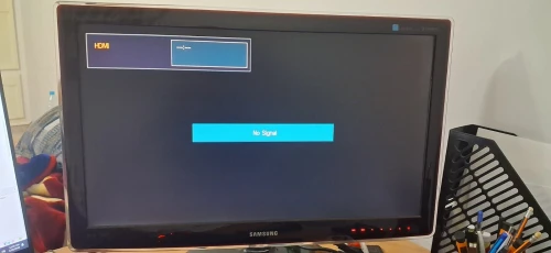 téléviseur Samsung 27" ( 27 pouces)