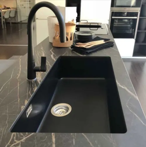 Evier de cuisine sous plan en granite