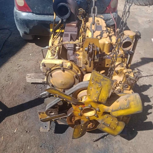 Comatsu,caterpillare,Mitsubishi,Cummins,JM,nissan,perkins Mouture engin+piece de rochange 