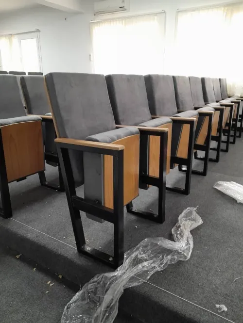 Chaise de conférence R70