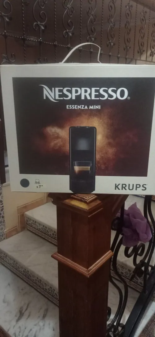 Machine a café Nespresso ESSENZA MINI