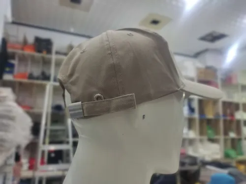 Casquette vierge pour la sérigraphie