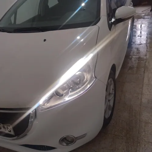 Peugeot 208 2015 Active Facelift