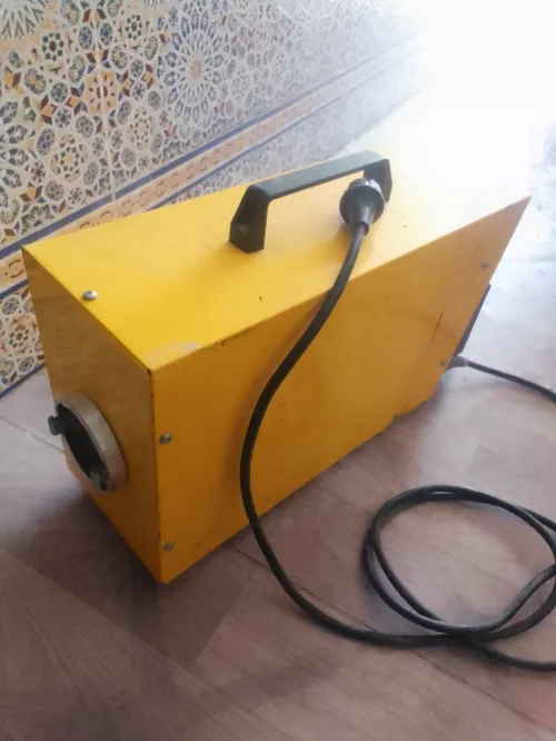 Machine  pour la réparation de l'étanchéité des térrasses