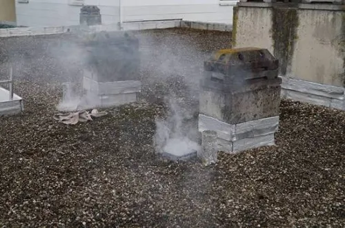 Machine  pour la réparation de l'étanchéité des térrasses