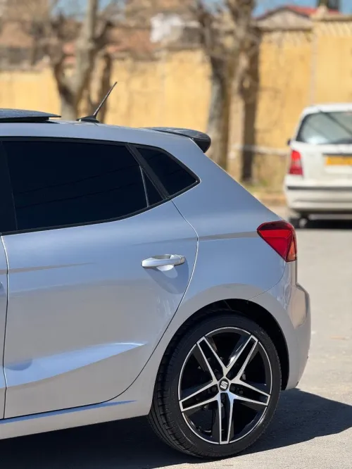 Seat Ibiza 2019 FR + boit Auto