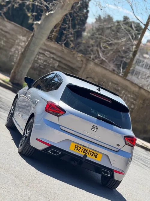 Seat Ibiza 2019 FR + boit Auto