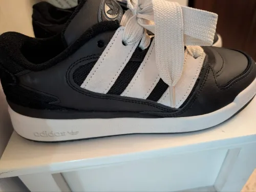Adidas forum 2000