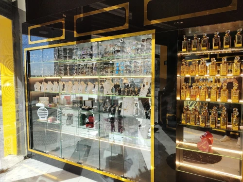 Aménagement et decoration des Showroom Restaurant 