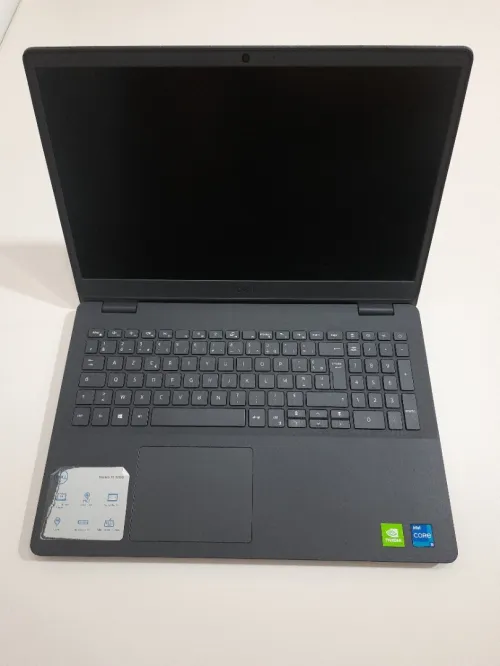 Dell vostro 15 3000 i5-1135G7 2.4 GH 8Go 256 SSD Nvidia MX330 2G 15.6" FHD