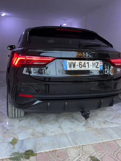 Audi Q3 2024 S-line black édition