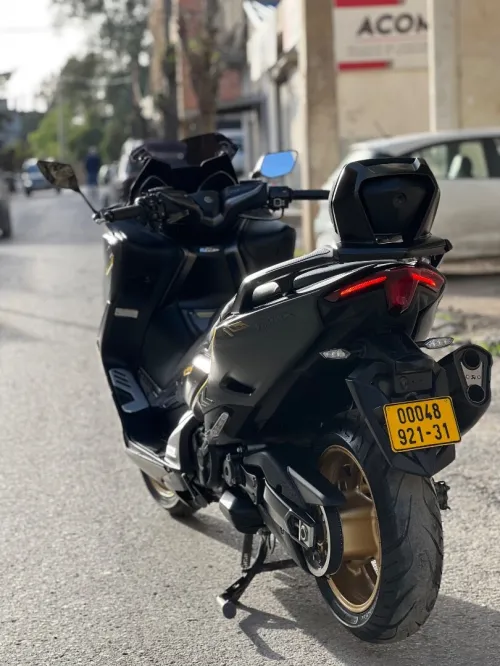 Yamaha Tmax 2021