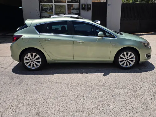 Opel Astra 2014 COSMO