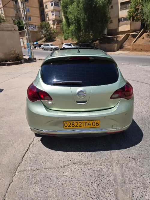 Opel Astra 2014 COSMO
