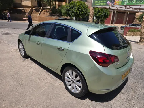 Opel Astra 2014 COSMO