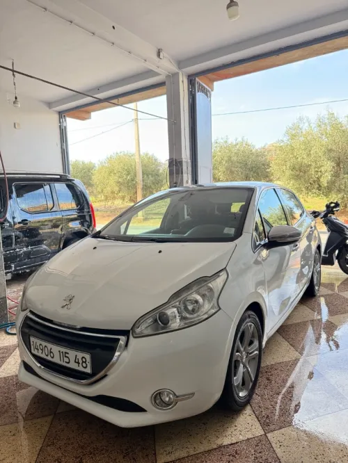 Peugeot 208 2015 Allure