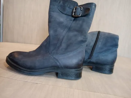 Bottine en cuir - doublure chaude de la grande marque Tamaris, pointure : 37 