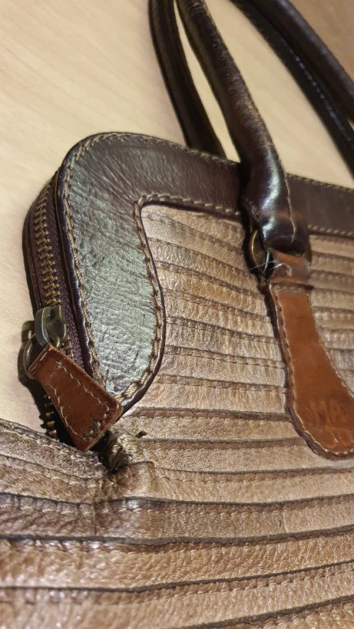Grand Sac à main en cuir souple de la prestigieuse marque MAJO Italy, fait main.