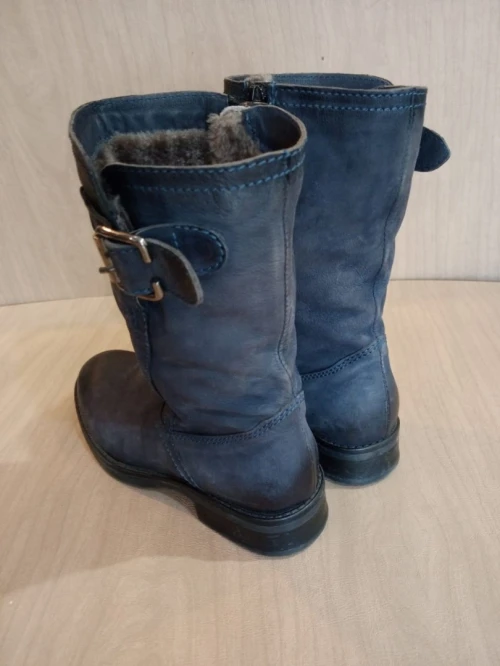 Bottine en cuir - doublure chaude de la grande marque Tamaris, pointure : 37 
