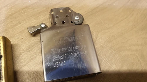Briquet de la marque Earth, modèle: AMERICAN GLADIATORS 