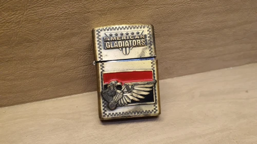 Briquet de la marque Earth, modèle: AMERICAN GLADIATORS 