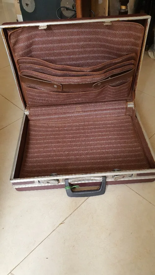 Valise diplomatique vintage avec clé