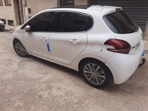 Peugeot 208 2019 Silver Line