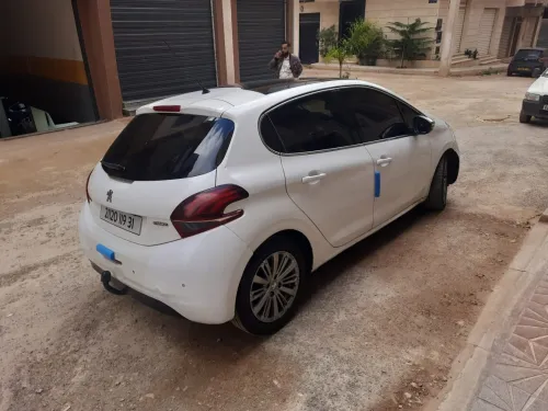 Peugeot 208 2019 Silver Line