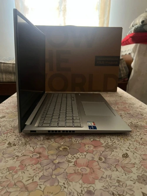 Asus vivobook S1605PA i7 11370H 12GB DDR4 512GB SSD ÉCRAN 16