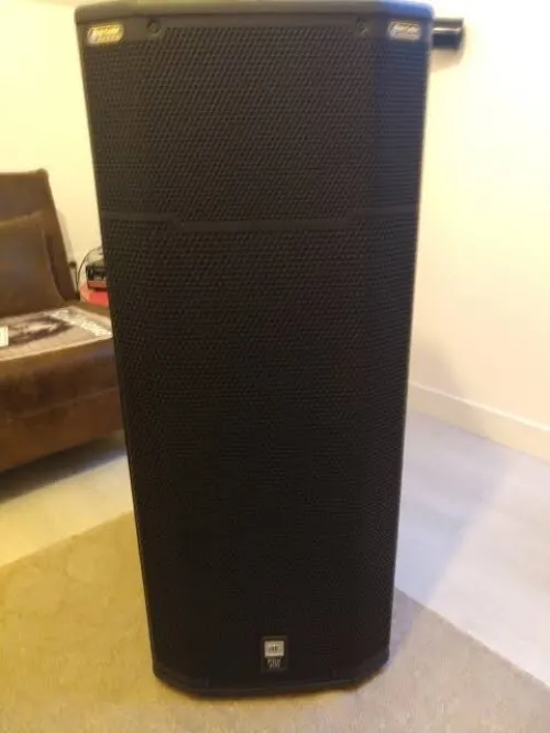 fbt mitus 215a et jbl prx 425 