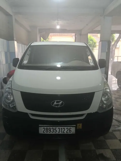 Hyundai H1 2012 Tolé