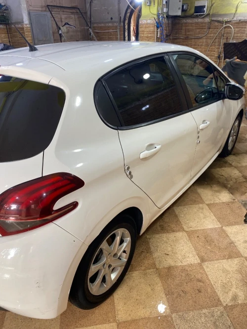Peugeot 208 2015 Active Facelift