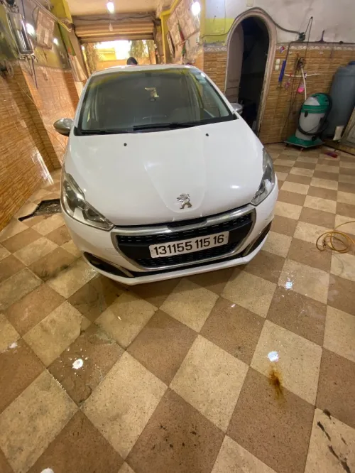 Peugeot 208 2015 Active Facelift