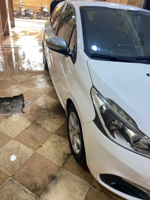 Peugeot 208 2015 Active Facelift